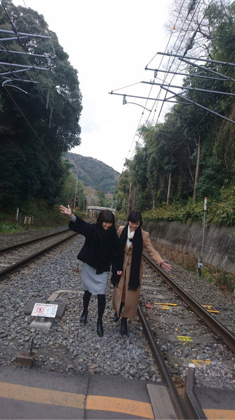 松本伊代 線路2.jpg